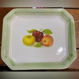 Handmade & Painted Italian Ceramic High Gloss Tray. It has 3 Different 🍎’S.  EUC